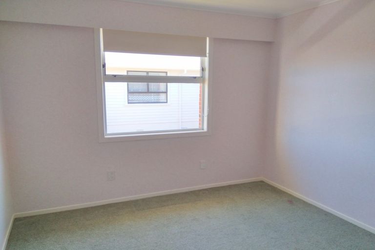 Photo of property in 9 Riversdale Drive, Merrilands, New Plymouth, 4312