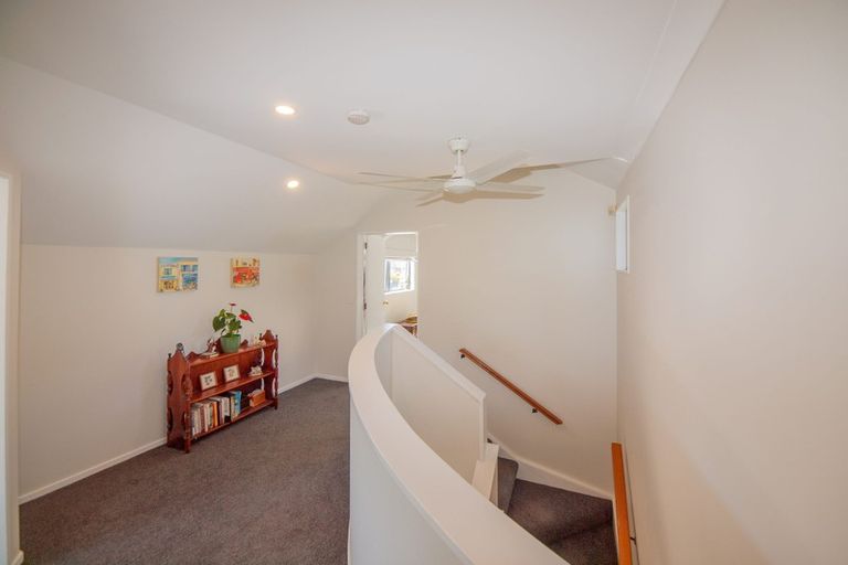 Photo of property in 17 Amesbury Drive, Churton Park, Wellington, 6037