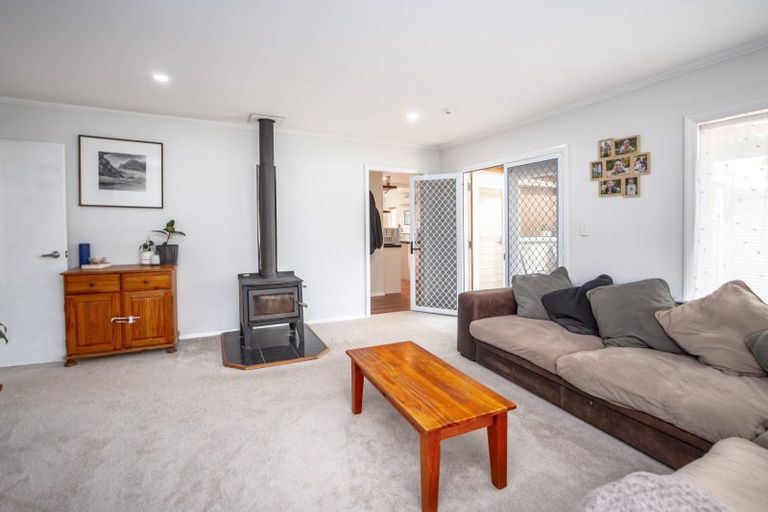 Photo of property in 37 Taverner Street, Carterton, 5713