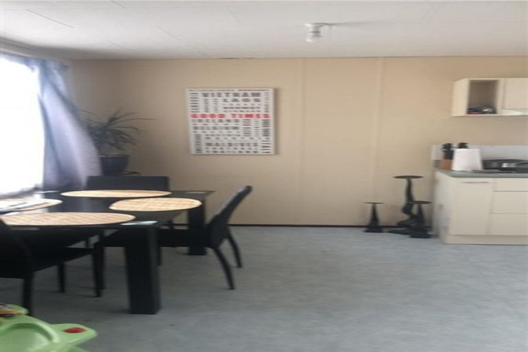 Photo of property in 2/15 Barneys Farm Road, Clendon Park, Auckland, 2103