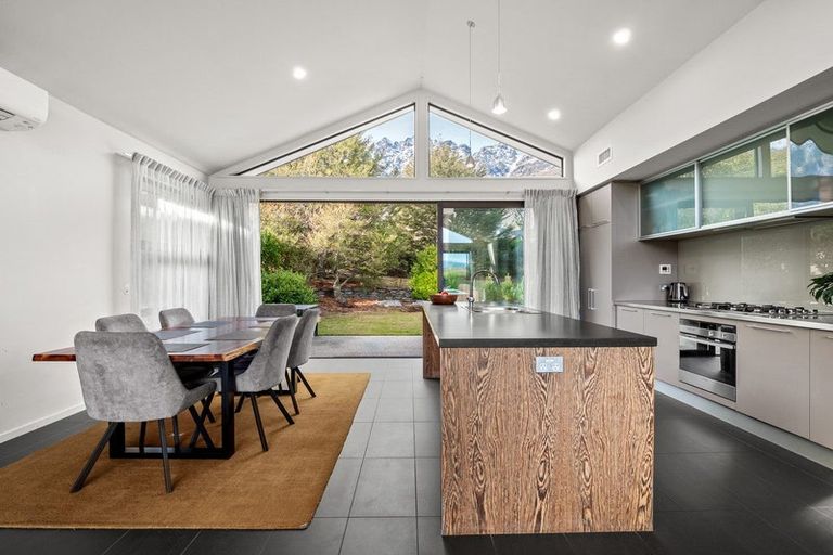 Photo of property in 4 Jackby Court, Jacks Point, Queenstown, 9371