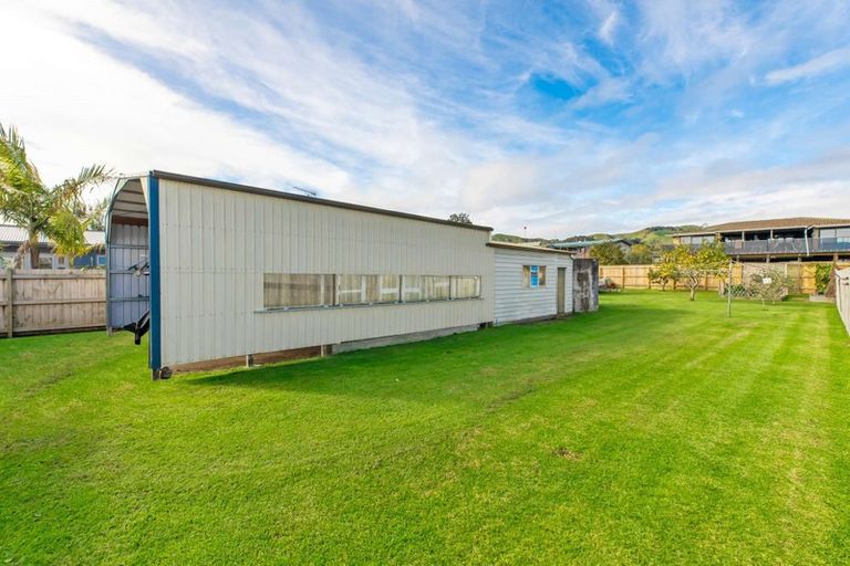 Photo of property in 9 Kawakawa Bay Coast Road, Kawakawa Bay, Papakura, 2585