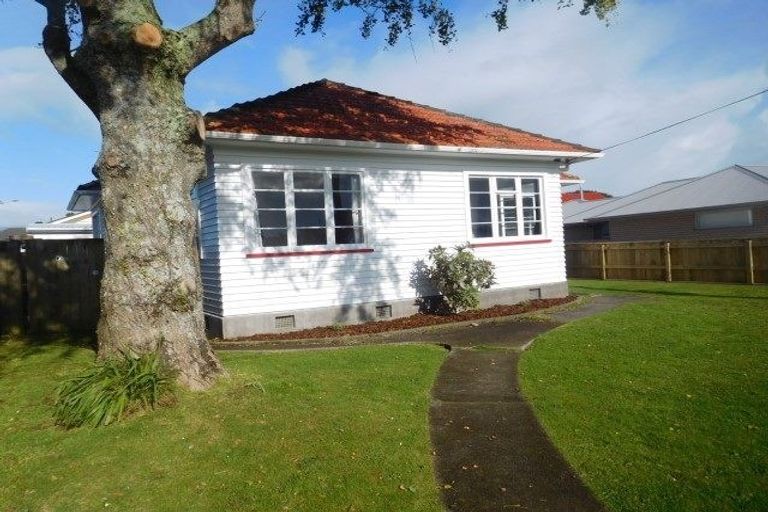 Photo of property in 330 Carrington Street, Vogeltown, New Plymouth, 4310