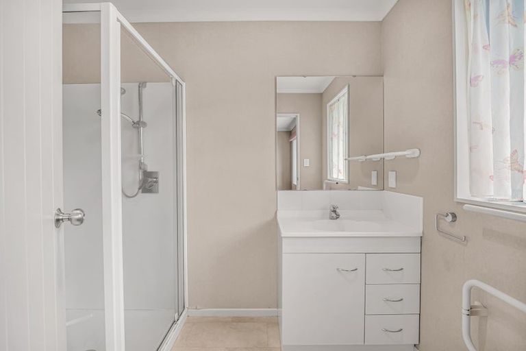 Photo of property in 1 Nevada Way, Kelvin Grove, Palmerston North, 4414