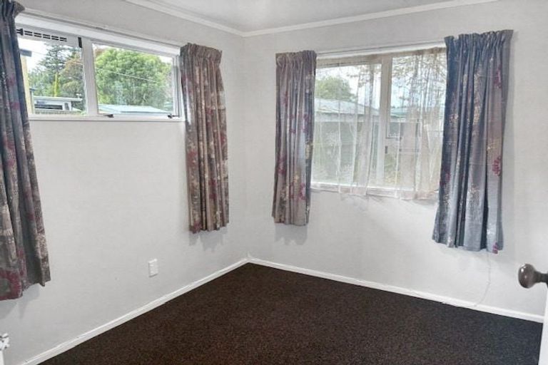 Photo of property in 8a Seddon Street, Dannevirke, 4930