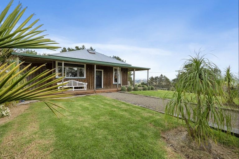 Photo of property in 74 Fishlock Road, Te Arai, Wellsford, 0974