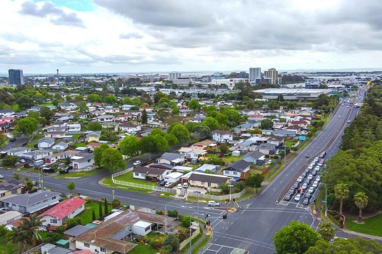 Photo of property in 3 Sandrine Avenue, Clover Park, Auckland, 2019