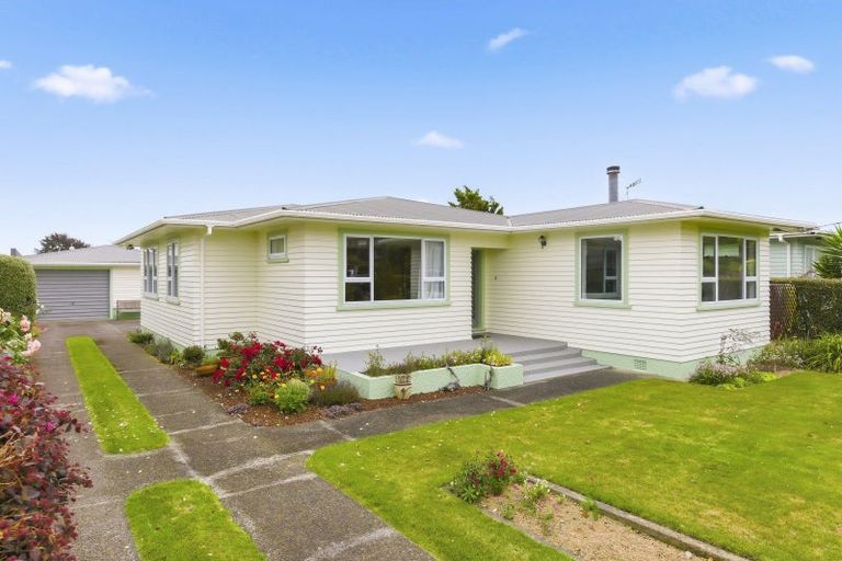 Photo of property in 9 Chester Street, Levin, 5510