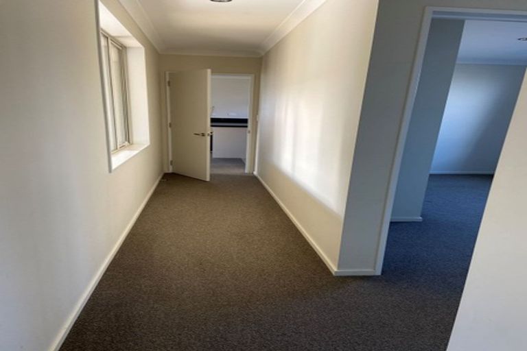 Photo of property in 15 Pounamu Place, Pegasus, 7612