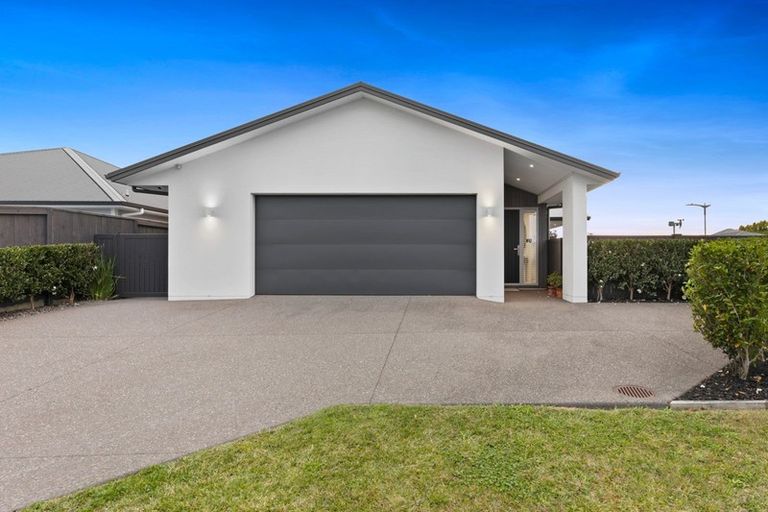 Photo of property in 54 Penetaka Heights, Pyes Pa, Tauranga, 3112
