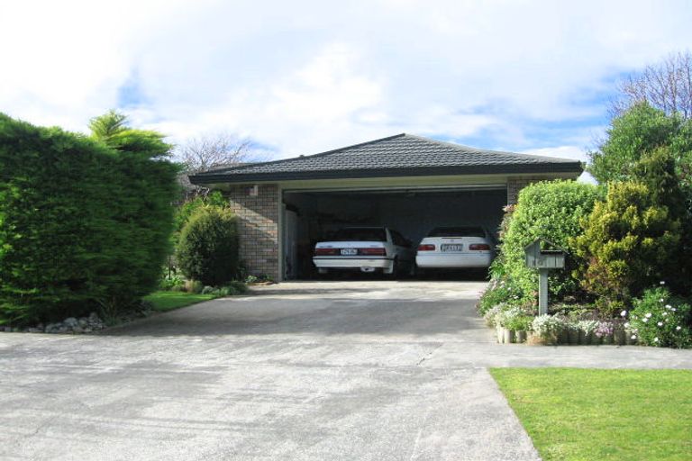 Photo of property in 10 Abby Road, Fitzherbert, Palmerston North, 4410