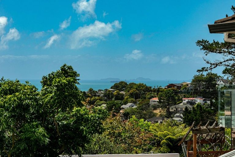 Photo of property in 2/150 Arran Road, Browns Bay, Auckland, 0630