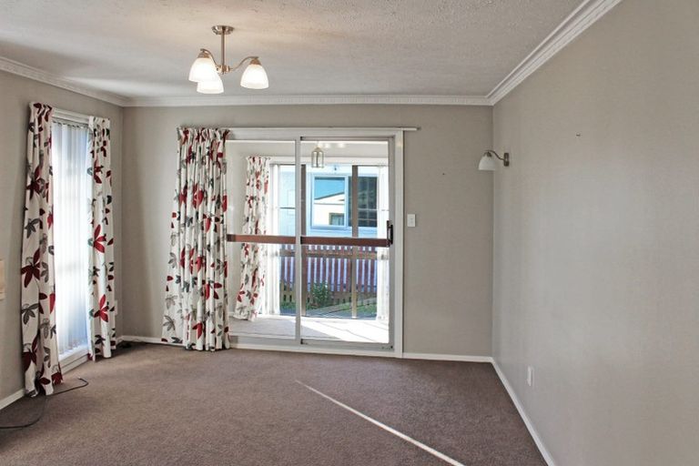 Photo of property in 1/220 Waimairi Road, Ilam, Christchurch, 8041