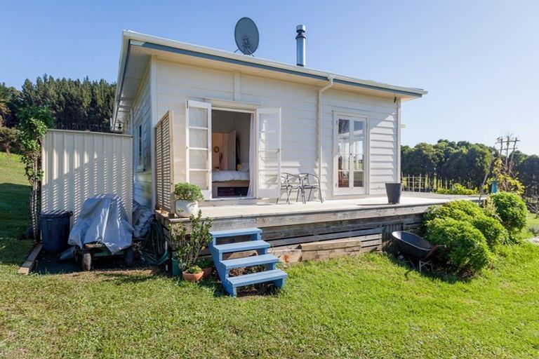 Photo of property in 4 Amelie Place, Coopers Beach, 0420