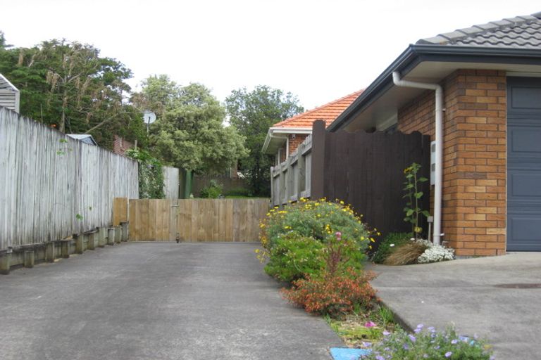 Photo of property in 2/3 Mcintyre Road, Mangere Bridge, Auckland, 2022