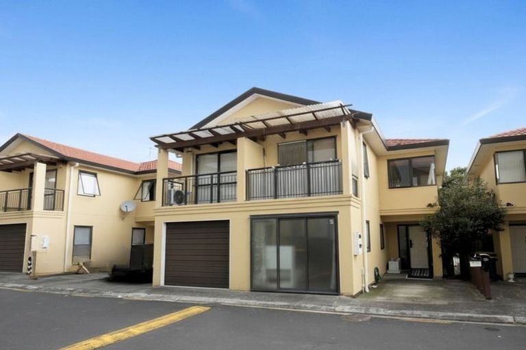 Photo of property in 18/8 Margan Avenue, New Lynn, Auckland, 0600