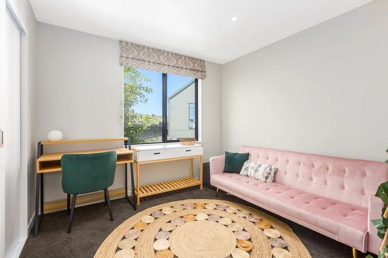 Photo of property in 2/6 Oswald Crescent, Paparangi, Wellington, 6037