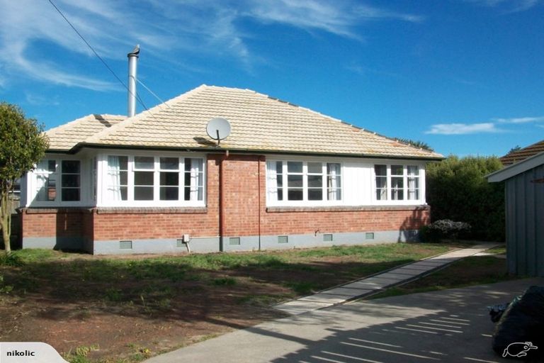 Photo of property in 6 Dickson Crescent, Hornby, Christchurch, 8042