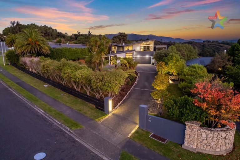 Photo of property in 22 Mount Marua Drive, Timberlea, Upper Hutt, 5018