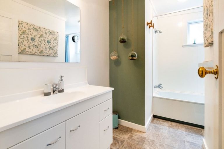 Photo of property in 2 Paradise Road, Napier South, Napier, 4110