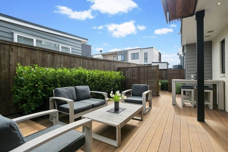 Photo of property in 32 Tuatua Road, Hobsonville, Auckland, 0616