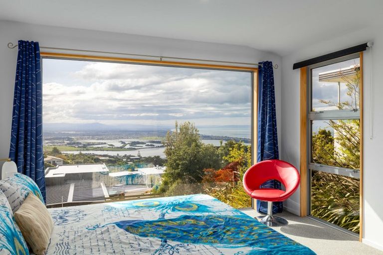 Photo of property in 5 Stoneyridge Close, Mount Pleasant, Christchurch, 8081