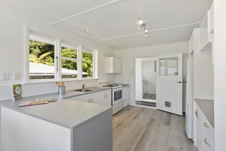 Photo of property in 47 Bird Grove, Stokes Valley, Lower Hutt, 5019