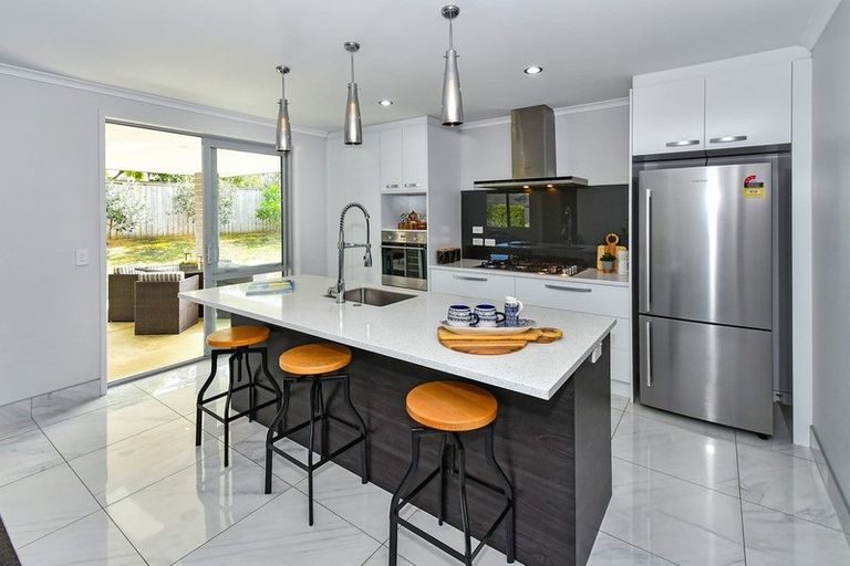 Photo of property in 106 Helenslee Road, Pokeno, 2472