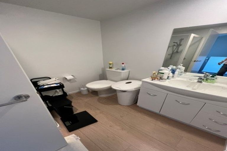 Photo of property in 463 Barbadoes Street, Edgeware, Christchurch, 8013