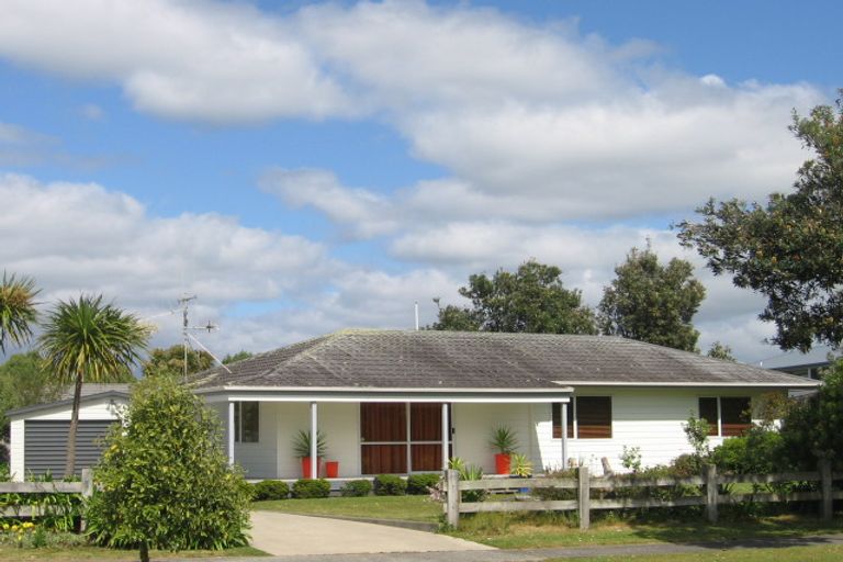 Photo of property in 52 Papaunahi Road, Bowentown, Waihi Beach, 3177