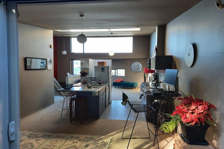 Photo of property in 16/2 Onslow Road, Khandallah, Wellington, 6035