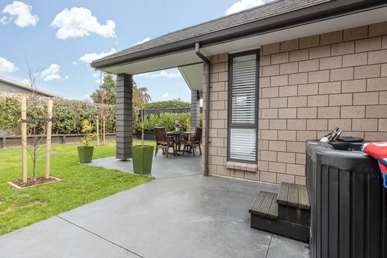 Photo of property in 31 Lilac Close, Cambridge, 3434