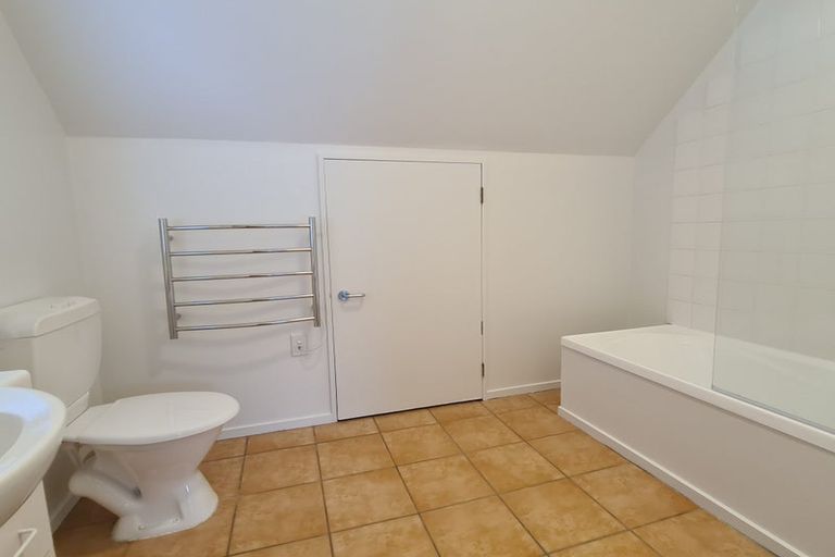 Photo of property in 28d Cranmer Square, Christchurch Central, Christchurch, 8013