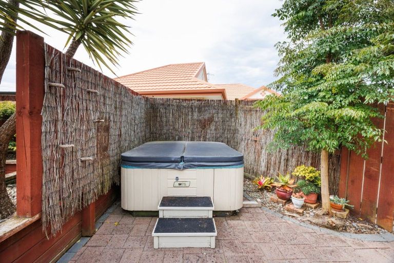 Photo of property in 19 Rothesay Place, Highbury, Palmerston North, 4412