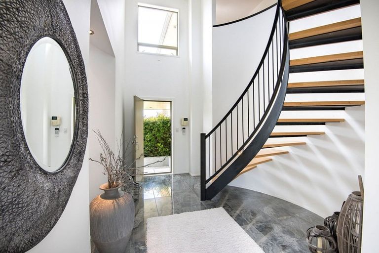 Photo of property in 31a Stanley Point Road, Stanley Point, Auckland, 0624