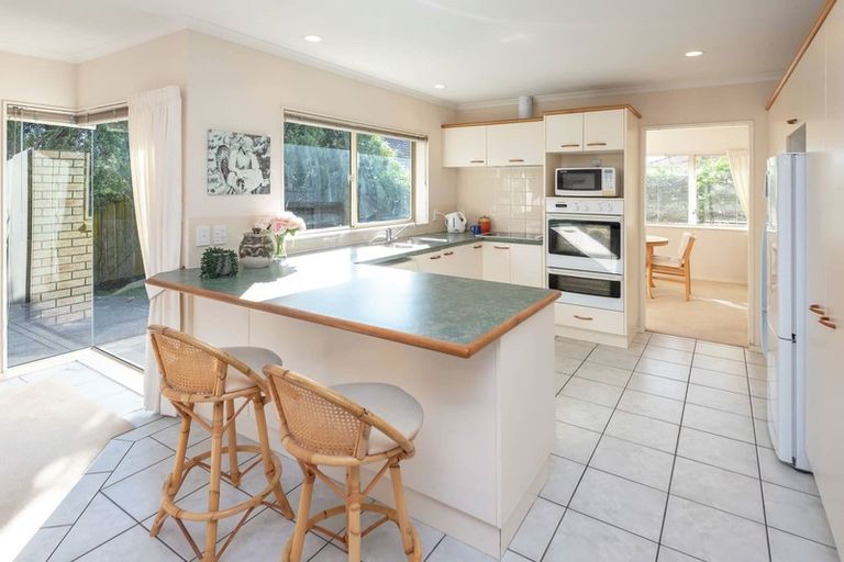 Photo of property in 16 Nad Place, East Tamaki Heights, Auckland, 2016