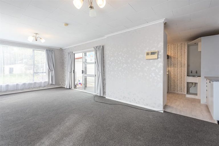 Photo of property in 106 Mackworth Street, Woolston, Christchurch, 8062