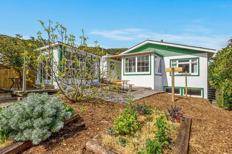 Photo of property in 31 Ocean Road, Paekakariki, 5034