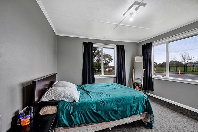 Photo of property in 76 High Street, Eltham, 4322