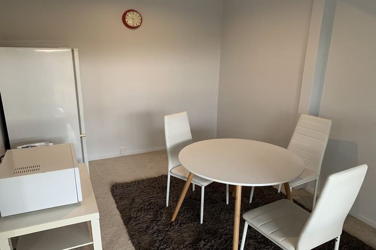 Photo of property in 61 Sunset Road, Totara Vale, Auckland, 0632