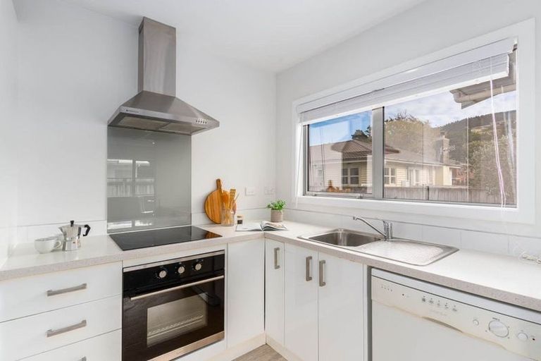 Photo of property in 7b Mclellan Street, Tawa, Wellington, 5028