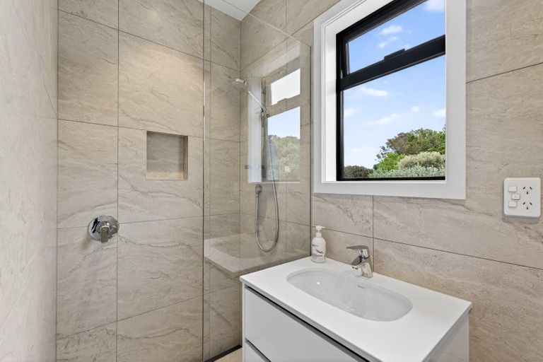 Photo of property in 17 Te Roera Drive, Taradale, Napier, 4112