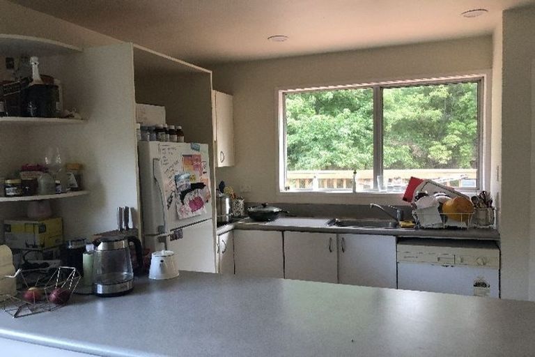 Photo of property in 31 Lavery Place, Sunnynook, Auckland, 0632