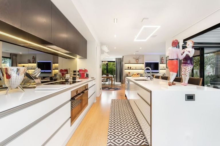 Photo of property in 2 Roa Road, Fendalton, Christchurch, 8041