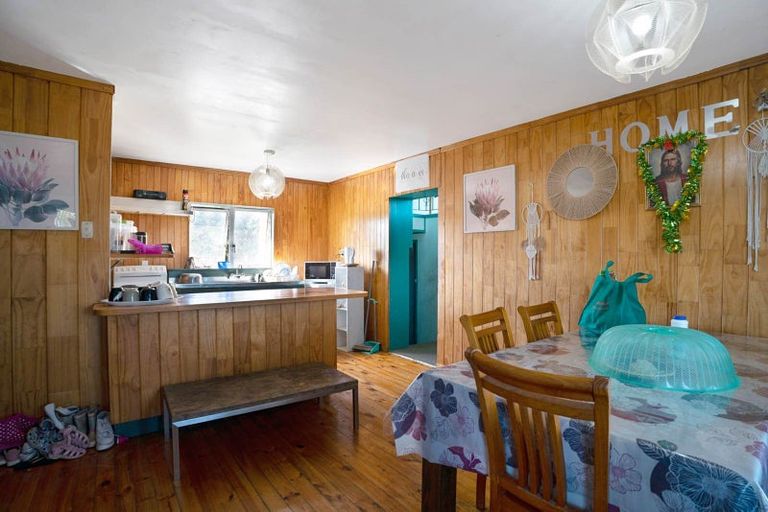 Photo of property in 639 Swanson Road, Swanson, Auckland, 0612