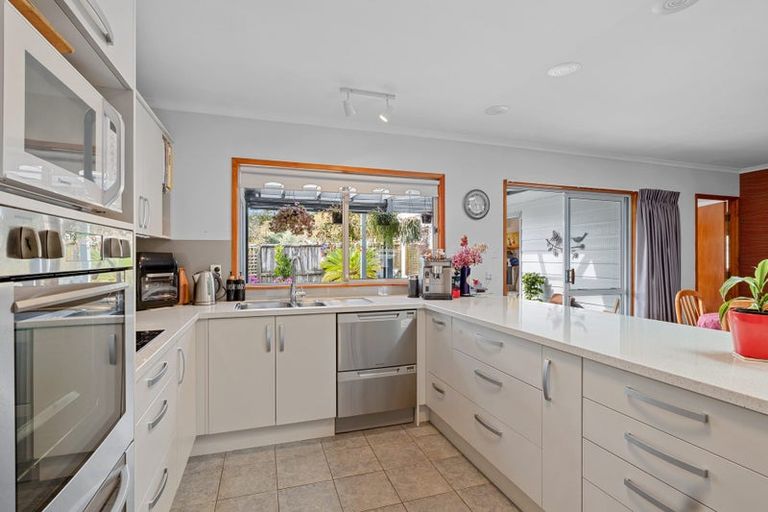 Photo of property in 6 Argyle Place, Highlands Park, New Plymouth, 4312