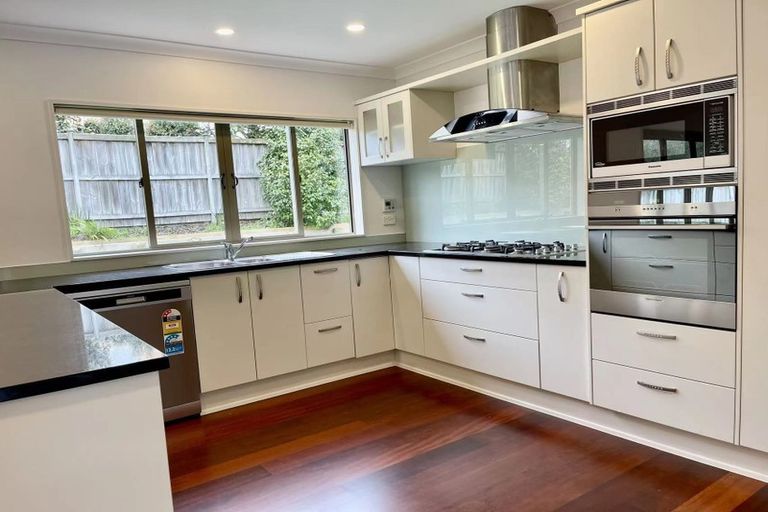 Photo of property in 6 Oak Bark Drive, Schnapper Rock, Auckland, 0632