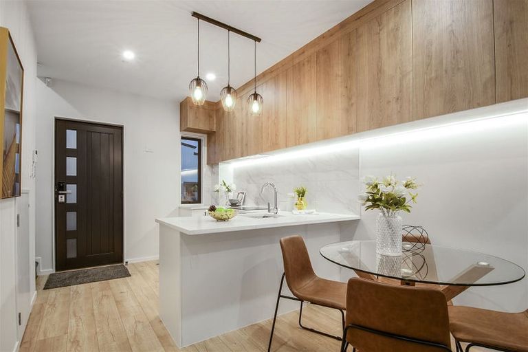 Photo of property in 2/6 Kereru Street, Henderson, Auckland, 0612