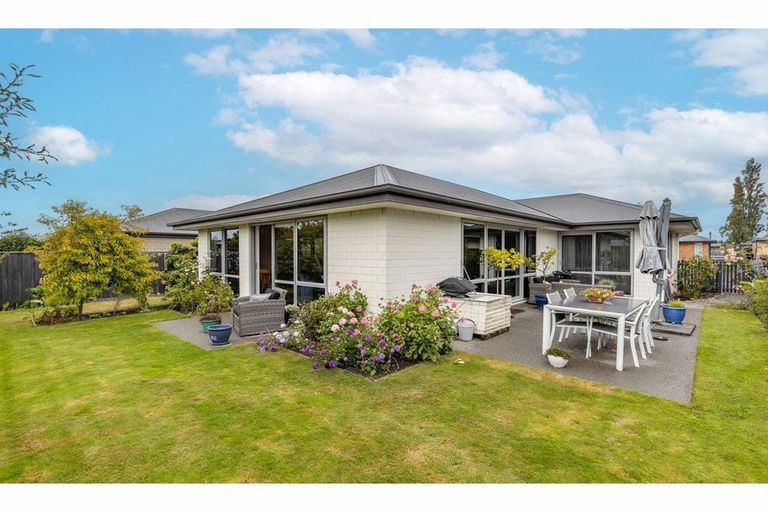 Photo of property in 4 Puaka Street, Pegasus, 7612