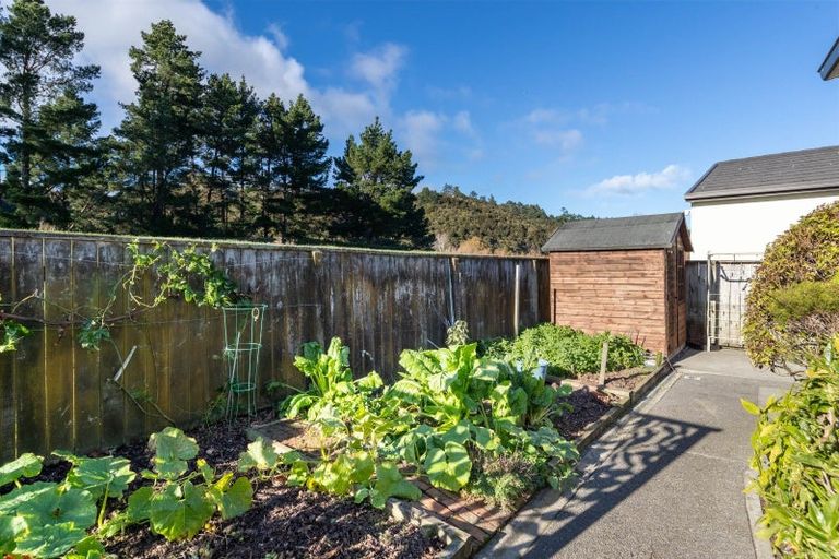 Photo of property in 17 Mary Huse Grove, Manor Park, Lower Hutt, 5019
